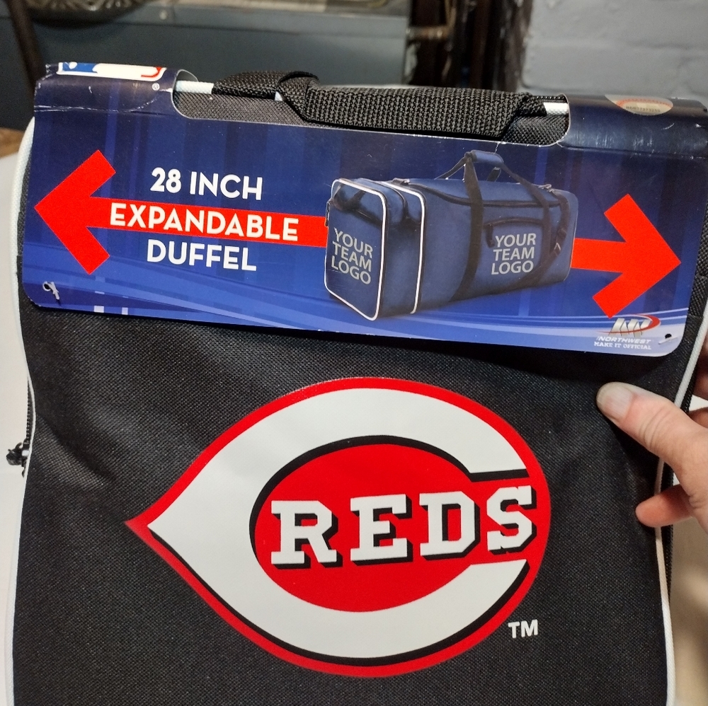 Official Cincinnati Reds Steal Baseball 28" Expandable Duffel Bag - Picture 5 of 12